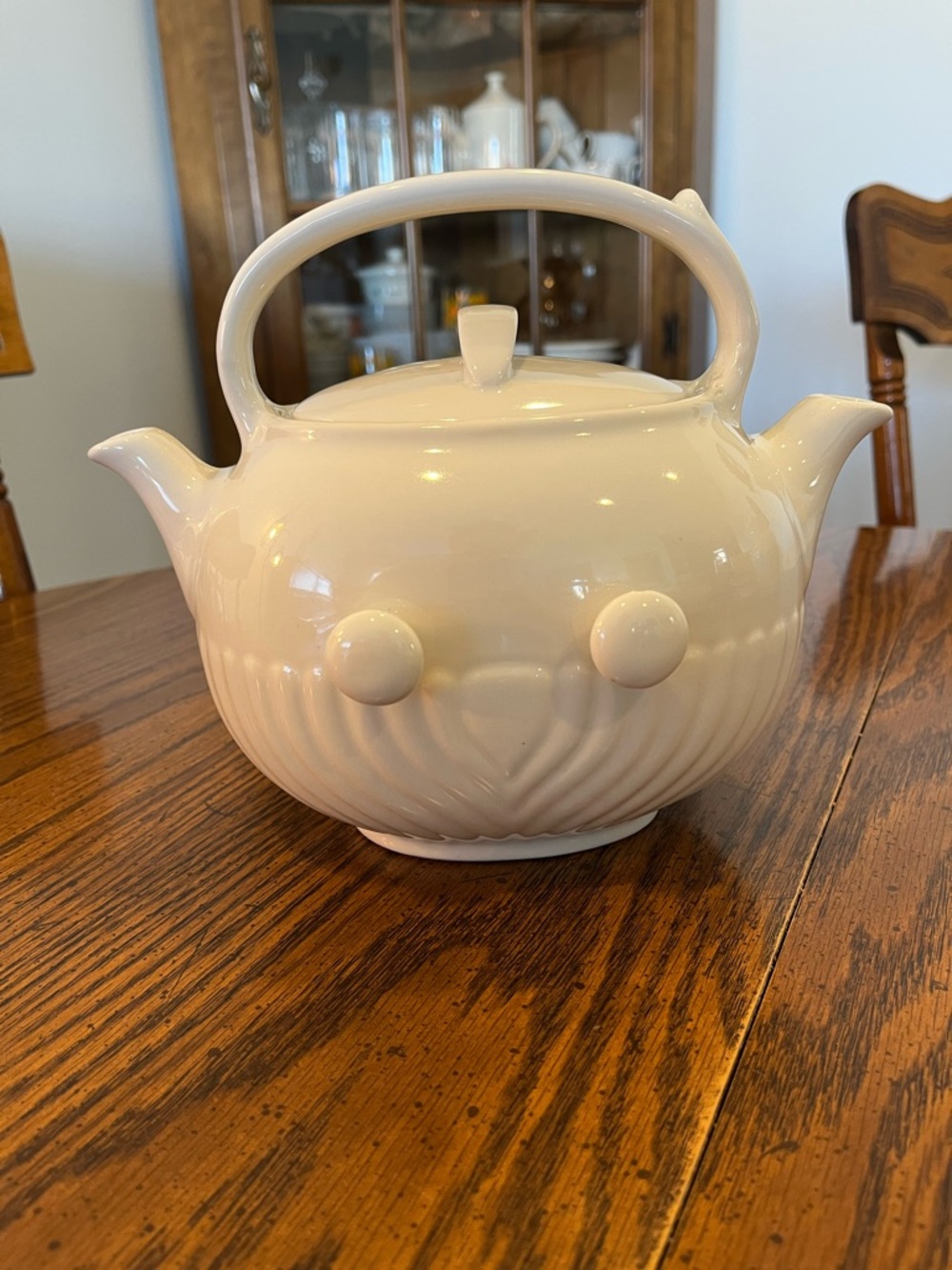 Tip-Pot Forman Family Hall China Double Tea Pot.